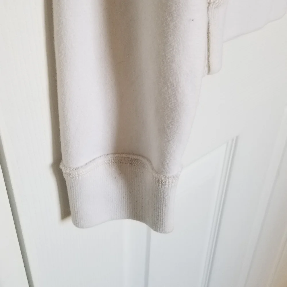 💕 Abercrombie White Fleecy Cotton Blend Top